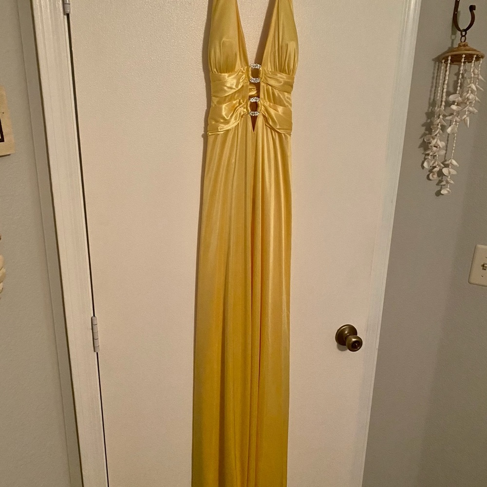 Windsor light yellow open back prom dress